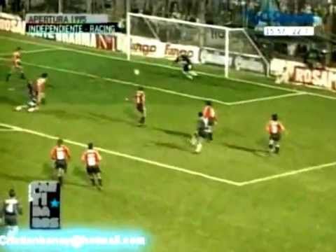 ¿Qué jugador de Racing le hizo un gol de tres dedos a Independiente en el Apertura 1995?